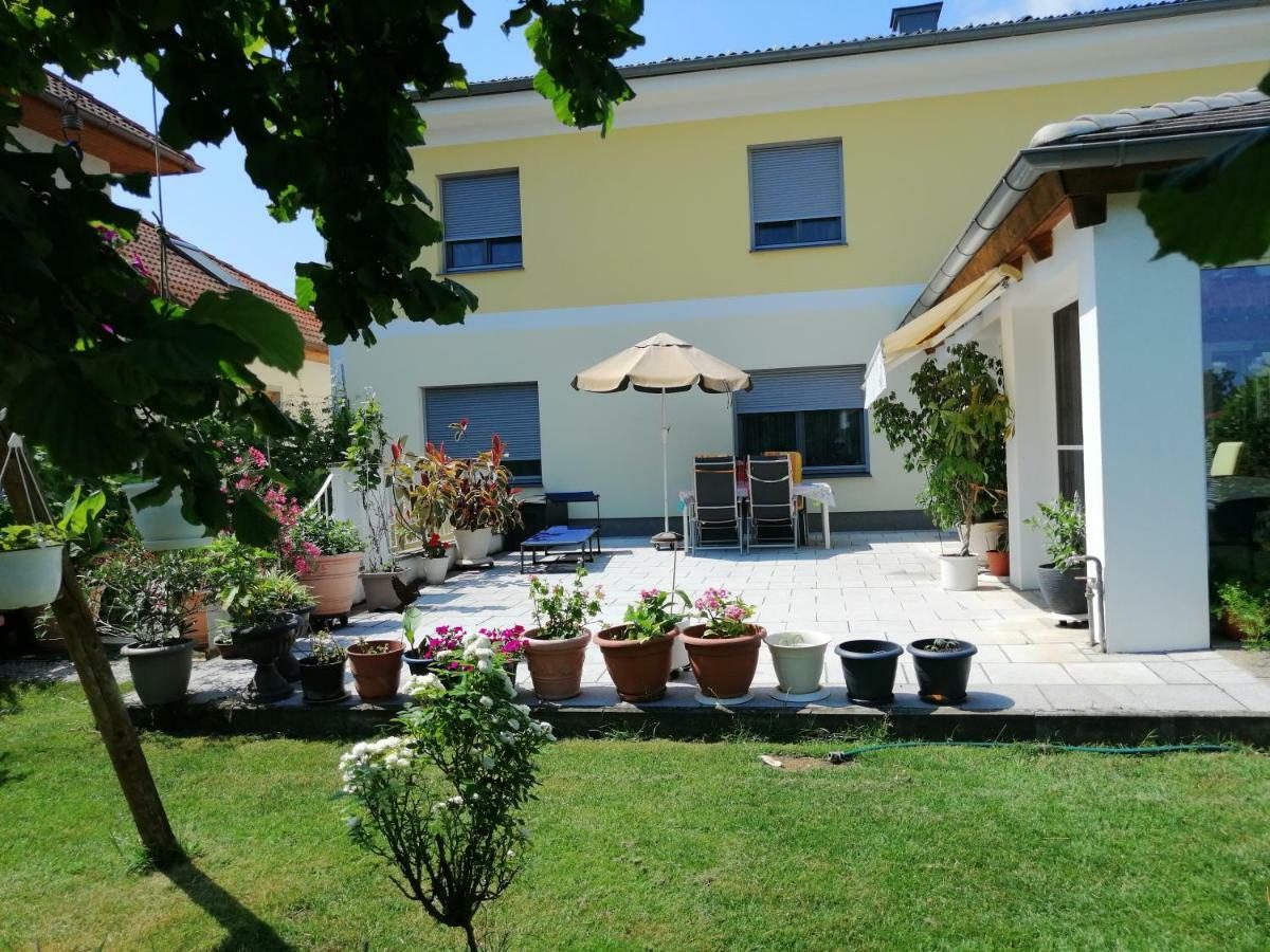 Campingblick-Gaestehaus-Ferienwohnungen Podersdorf am See Exterior photo